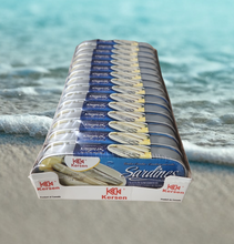 Load image into Gallery viewer, Herring, Canned herring, No artificial colours, No artificial flavours, Kersen, Canned sardines, Canned fish, Gluten-free fish, Non-GMO fish, No added preservatives, IMO, Omega-3 essential oils, Omega-3 oil, Wild caught fish, Wild caught Canadian, Canadian fish, Canadian Herring, Canadian sardines, Product of Canada, Essential amino acids